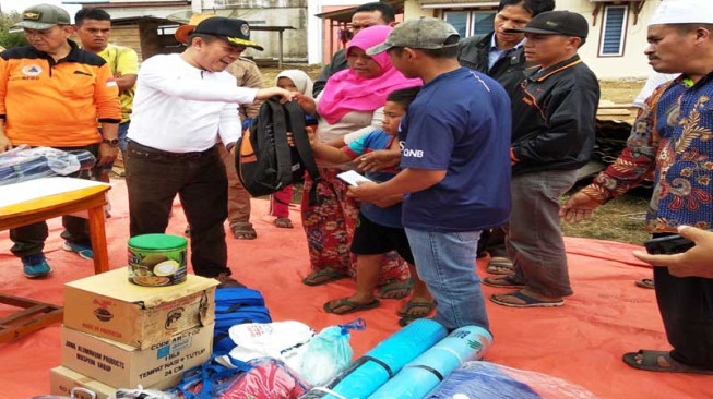 Bupati Santuni Keluarga Korban Kebakaran