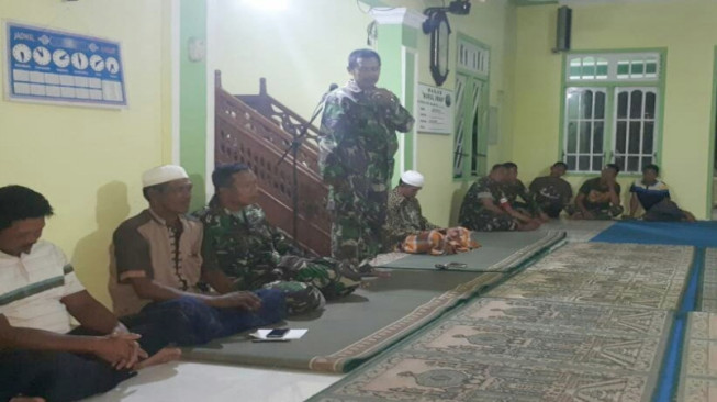 Wujud Syukur Kehadiran Satgas TMMD 103 Kodim Tanjab, Warga Sungai Ayam All Out Membantu