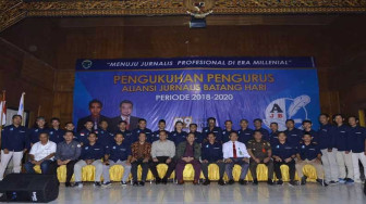 Meski Sedang Sakit, Bupati Tetap Hadiri Pengukuhan AJB