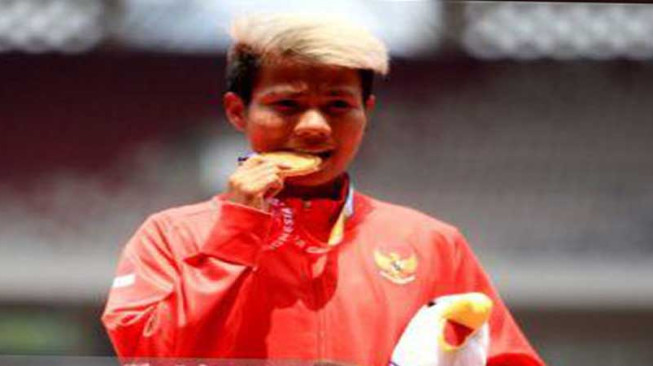 Rebut Emas Lompat Jauh, Rica Berangkatkan Haji Orangtua