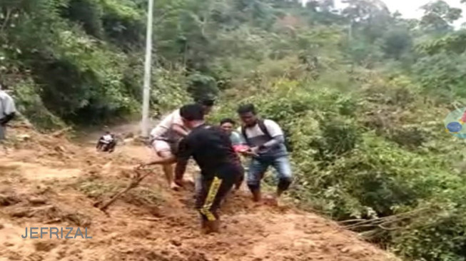 Tanah Longsor, Tiga Desa di Tabir Barat Terisolir