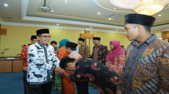 Sekda Lantik 13 Tenaga Guru dan Tenaga Fungsional