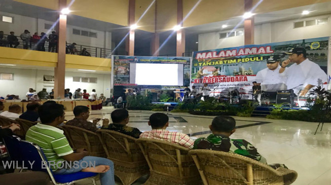 Malam Amal Tanjab Timur, Sepatu Bupati Terjual Rp 10 juta
