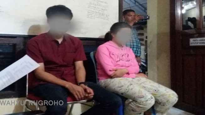Diduga Berbuat Mesum, Sepasang Pemuda "Cuci Kampung"