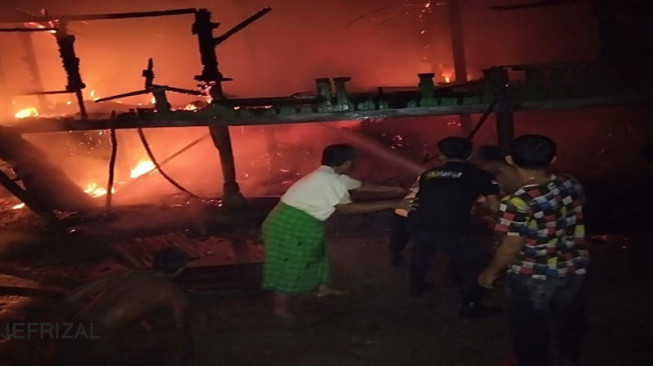 Gardu Listrik Meledak, Rumah Johan Ludes Terbakar