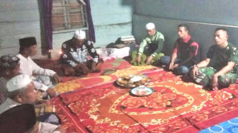 Satgas TMMD 103 Hadiri Yasinan dan Tahlilan di Rumah Almarhum Mekmek