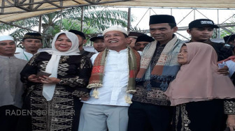 Ust Abdul Somad Mengislamkan Puluhan Warga SAD