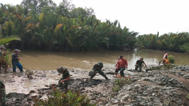 Begini Kendala Satgas TMMD Membuka Akses Jalan Desa Pangkal Duri