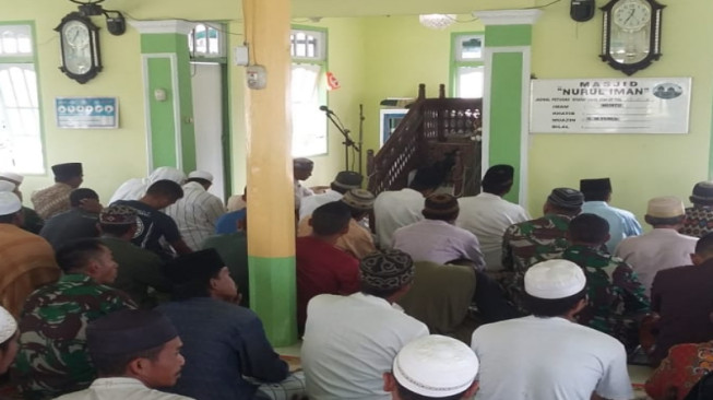 Satgas TMMD Tak Lupakan Ibadah