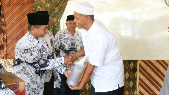 HUT PGRI ke-73, Wabup Gelar Bhakti Sosial