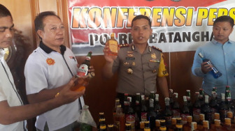 Polres Batanghari Sita Ratusan Liter Tuak dan 97 Botol Miras