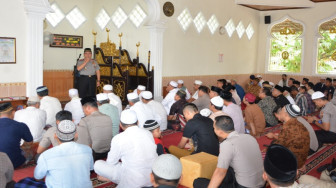 Kapolda Jambi, Ajak Jamaah Sholat Jumat Jaga Kamtibmas