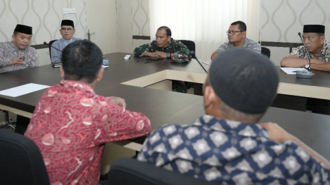 H Al Haris Inventarisir Alat Berat di Muara Siau