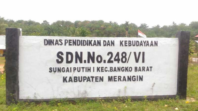 Oknum Kepala Sekolah Akui Ajak Siswanya Nonton Video Porno