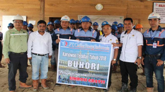 PT Charitas Beri Hadiah Umroh untuk Karyawan Terbaik