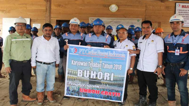 PT Charitas Beri Hadiah Umroh untuk Karyawan Terbaik