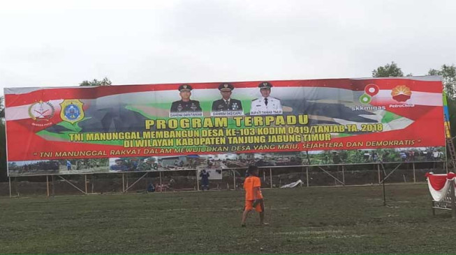 Kodim 0419/Tanjab Percantik Lokasi Upacara Penutupan TMMD 103