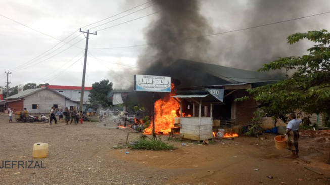 Sepeda Motor Pelansir BBM Hangus Terbakar