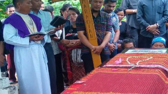 Isak Tangis Iringi Pemakaman Korban Tragedi Lion Air JT-610