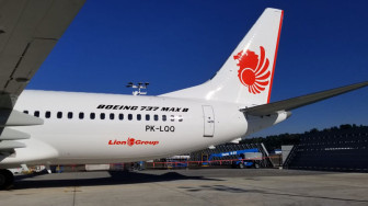 Sayap Pesawat Lion Air JT-633 Senggol Tiang Lampu Apron