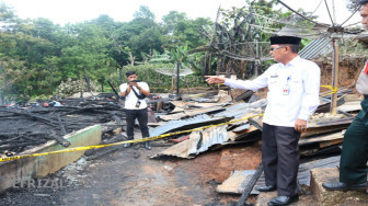 Pj Sekda Merangin Santuni Korban Kebakaran