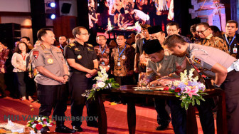 Fachrori Tanda-Tangani MoU dan PKS Samsat Online Nasional