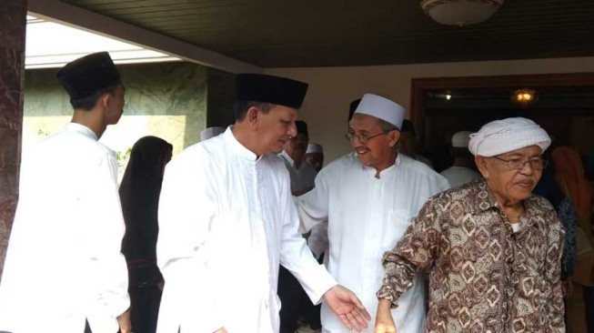 Zumi Zola Akan Menghadiri Pemakaman Ayahdanya di Jambi