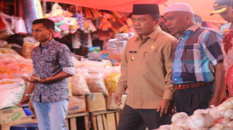 Bupati : Pedagang Jangan Ambil Untung Berlebihan