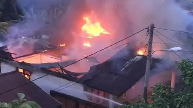 Satu Rumah Terbakar, Diduga Api Berasal Dari Percikan Korek Api