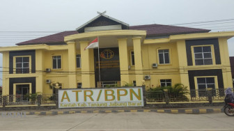 Bupati Safrial Marah, Pegawai Kantor Pertanahan Mangkir Kerja