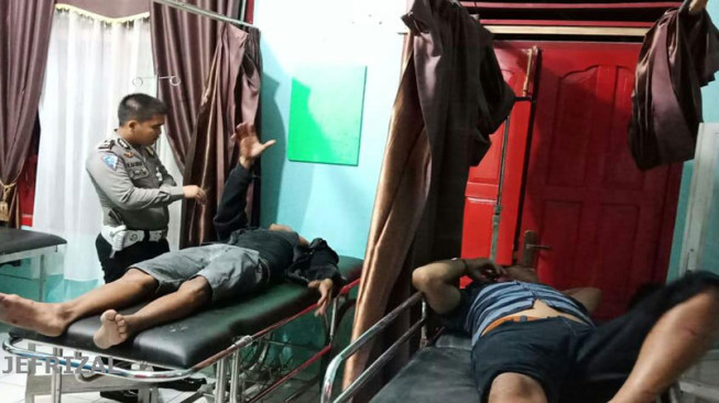 Minibus Tabrak Tiang Listrik, Dua Korban Luka Berat