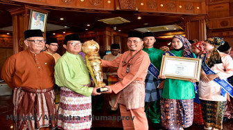 Jambi Terima Penghargaan Adibahasa