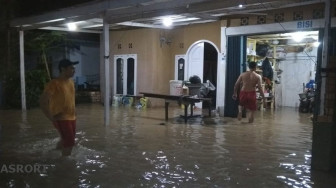 BREAKING NEWS Ratusan Rumah Warga Perumnas Aurduri Terendam Air