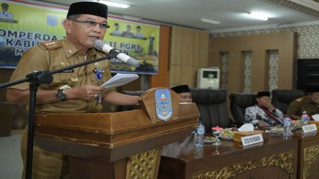 Plt Sekda Merangin Buka Konferda PGRI