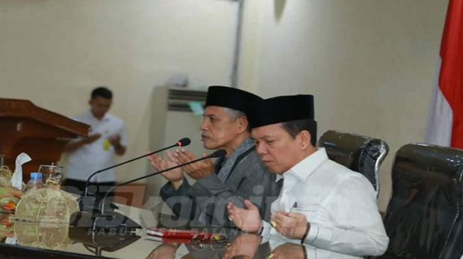 Bupati Batanghari Ajak Pejabat Membaca Do'a Bersama