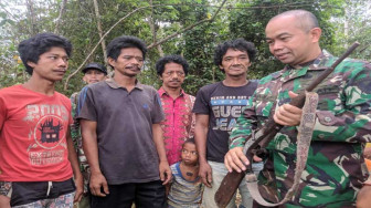 Danrem Terima Tiga Pucuk Senjata Rakitan Dari SAD