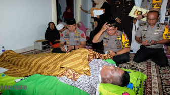 Kapolda Jambi Ta’ziah ke Rumah Duka Alm.Brigadir Hendra Cipta