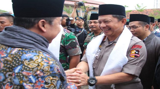 Kapolri Bersama Panglima TNI Melaksanakan Kunjungan ke Ponpes Buntet Cirebon