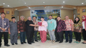 SKK Migas - PetroChina Tandatangani Prasasti Program TJLSP dan Terima Penghargaan