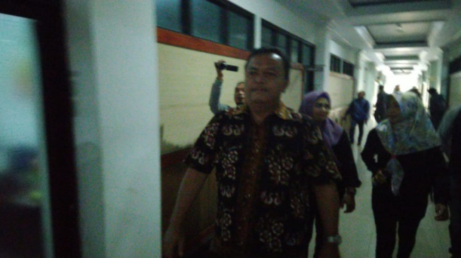Diperiksa Sebagai Saksi, Conelis Hanya Mengatakan Siap