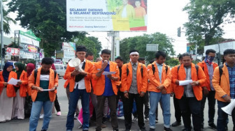 Fachrori Dilantik, Mahasiswa Langsung Unjukrasa