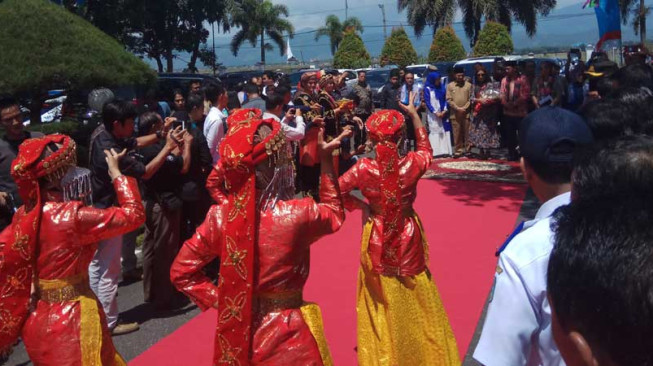 Kedatangan Menteri Susi ke Kerinci Disambut Tarian Sekapur Sirih
