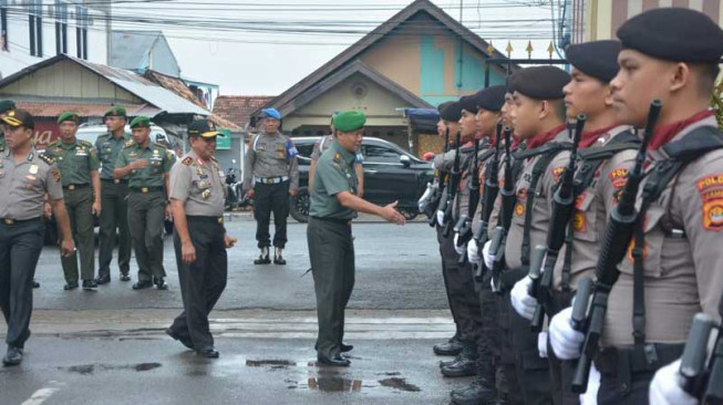 Sinergisitas TNI-POLRI Jelang Pemilu 2019, Korem 042 Gapu dan Polda Jambi Gelar Apel Bersama