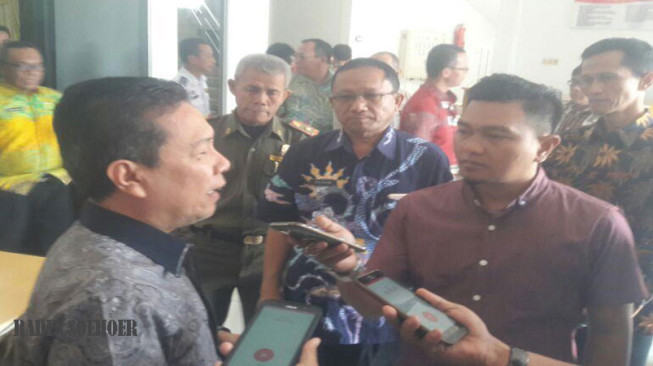 Truk Batubara Tetap Saja Melintas Siang Bolong