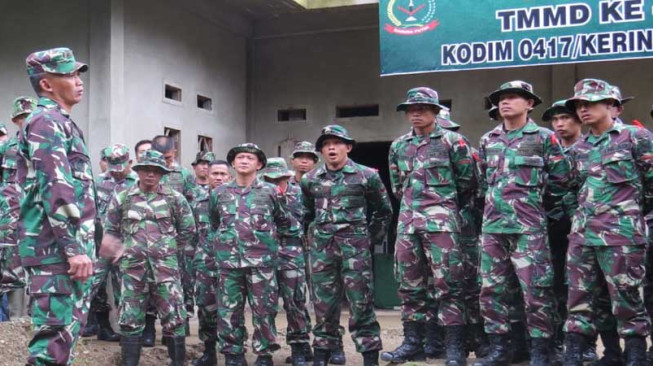 Dandim Kerinci Beri Arahan ke Anggota Satgas TMMD