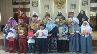 Sy Fasha Sumbangkan Gajinya Untuk Beasiswa Siswa Kurang Mampu