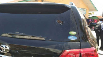 Kaca Mobil Anggota DPR RI SAH Pecah, Saat Bagikan PIP di Kerinci