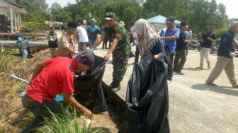 Danramil Nipah Panjang Himbau Warga Tidak Buang Sampah Sembarangan