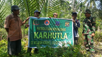 Cegah Karhutla, Babinsa Koramil Tungkal Ilir Rutin Patroli dan Sosialisasi