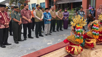 Wakapolda Jambi Sambut Kedatangan Kepala BNPB Letjen TNI Doni Munardo di Bandara